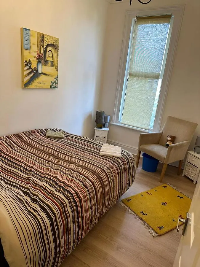 Double Bedroom Close To Common Park & City Centre Southampton Apartment