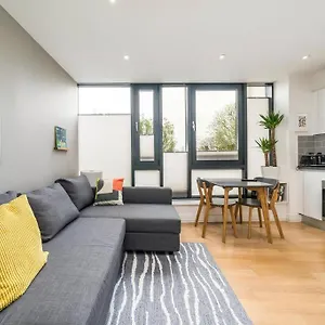 https://modern-1-bedroom-apartment-in-hackney-wick.cambridgehotelsuk.com